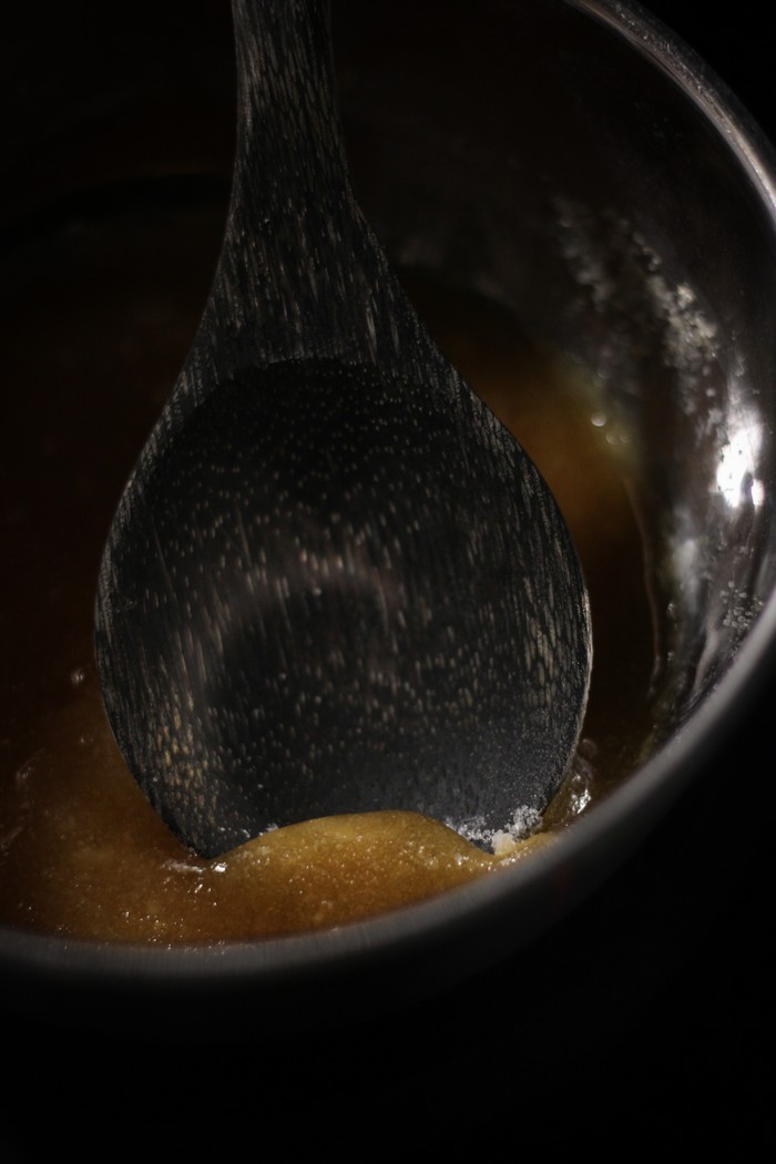 Карамель - сахар топится